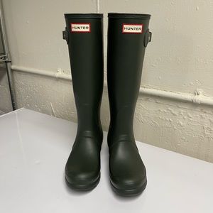 Hunter Women’s Original Tall Green Rain boots Size 7
